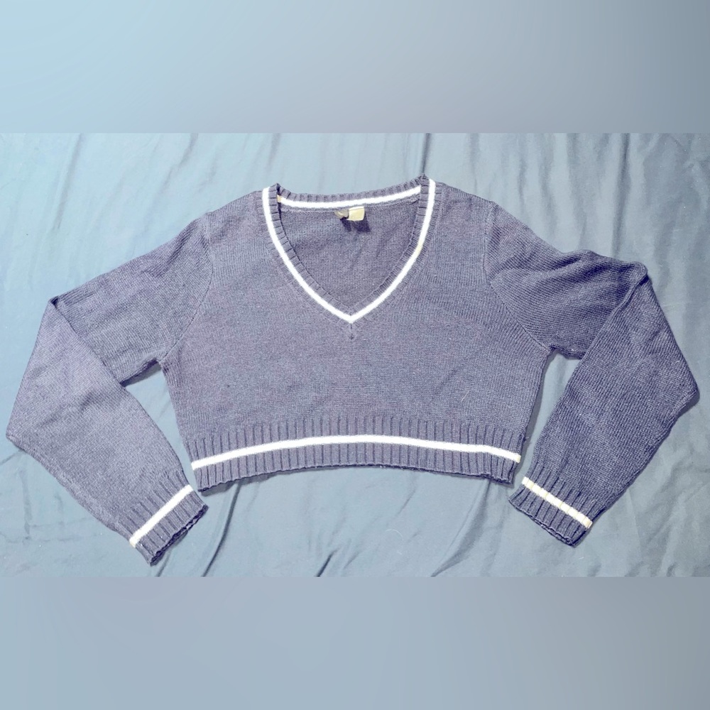 Gently used Divided by H&M crop sweater- size Large - navy blue w/white stripe